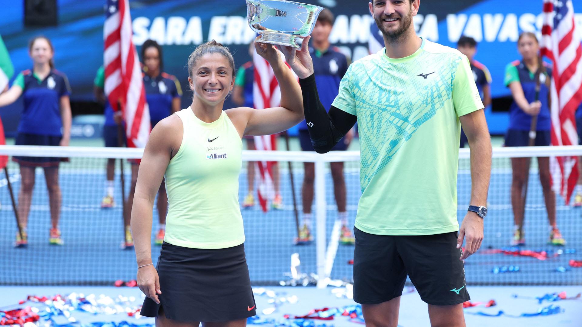 Sara Errani with Andrea Vavassori US Open mixed doubles title